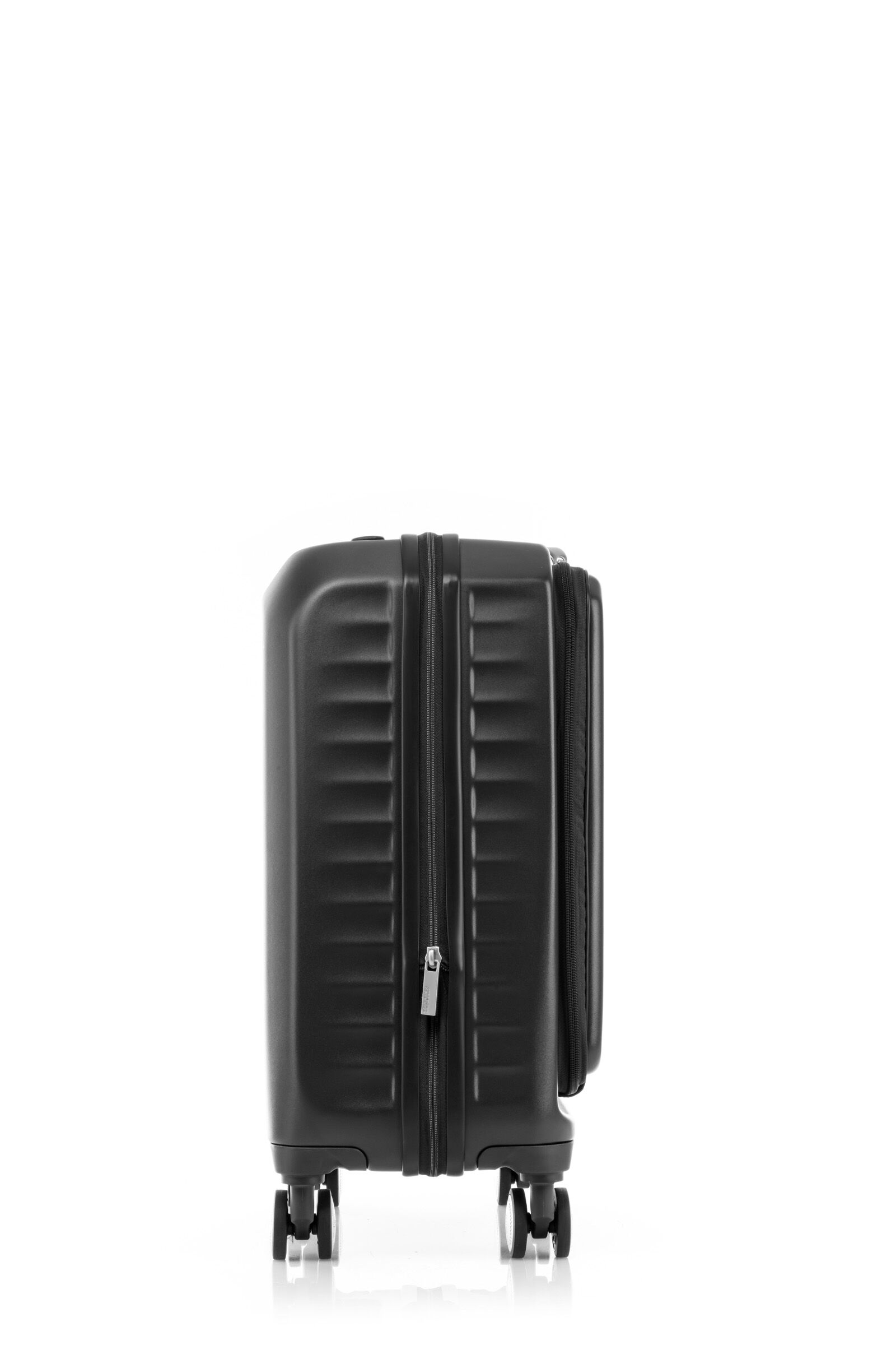 american tourister 19 inch carry on luggage